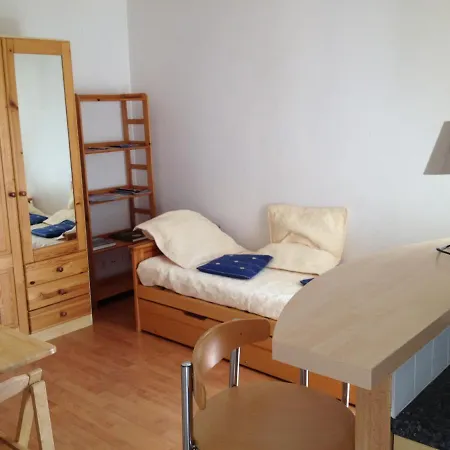 Joli Meublé + Parking En Sous Sol Apartamento